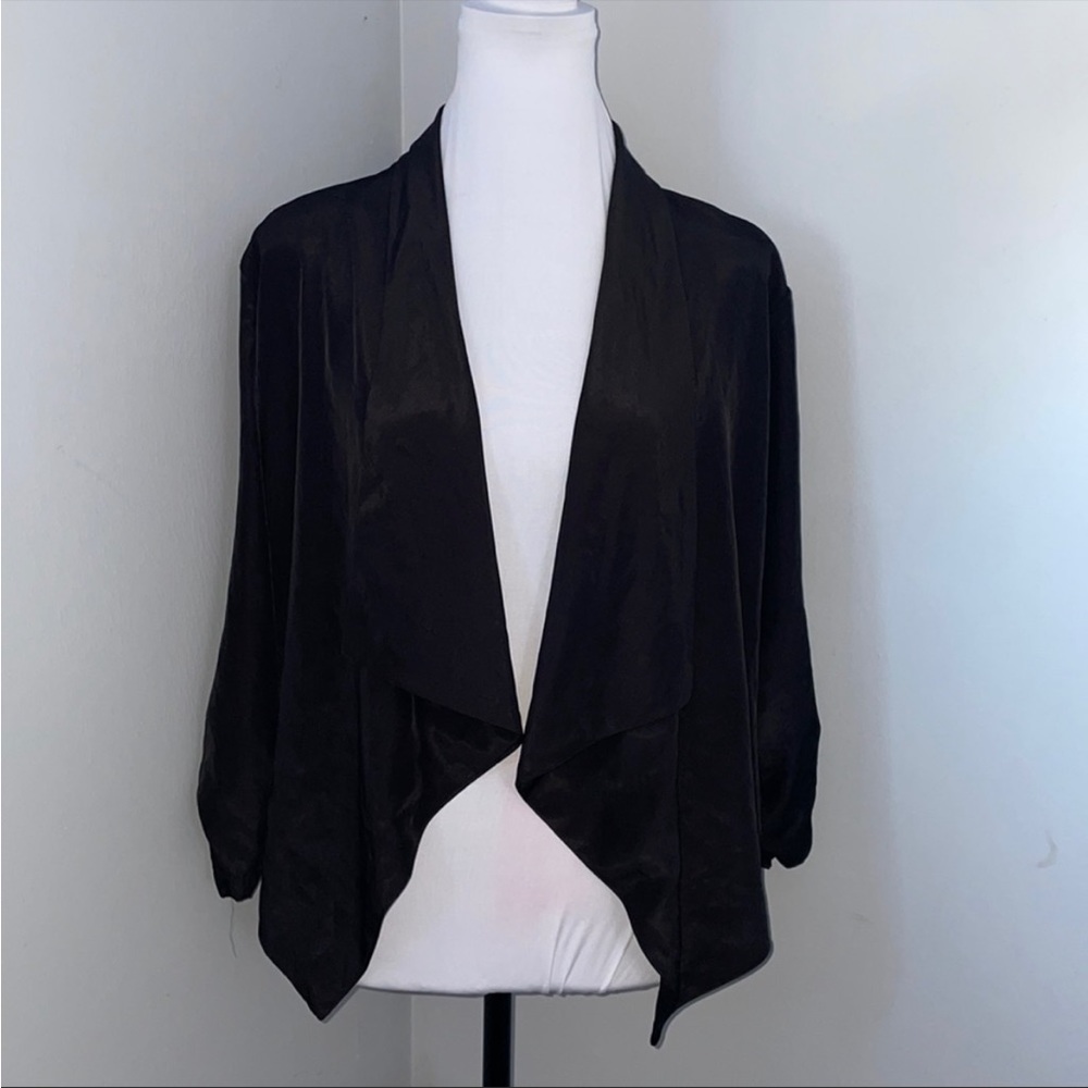 Kicking Minaj black blazer